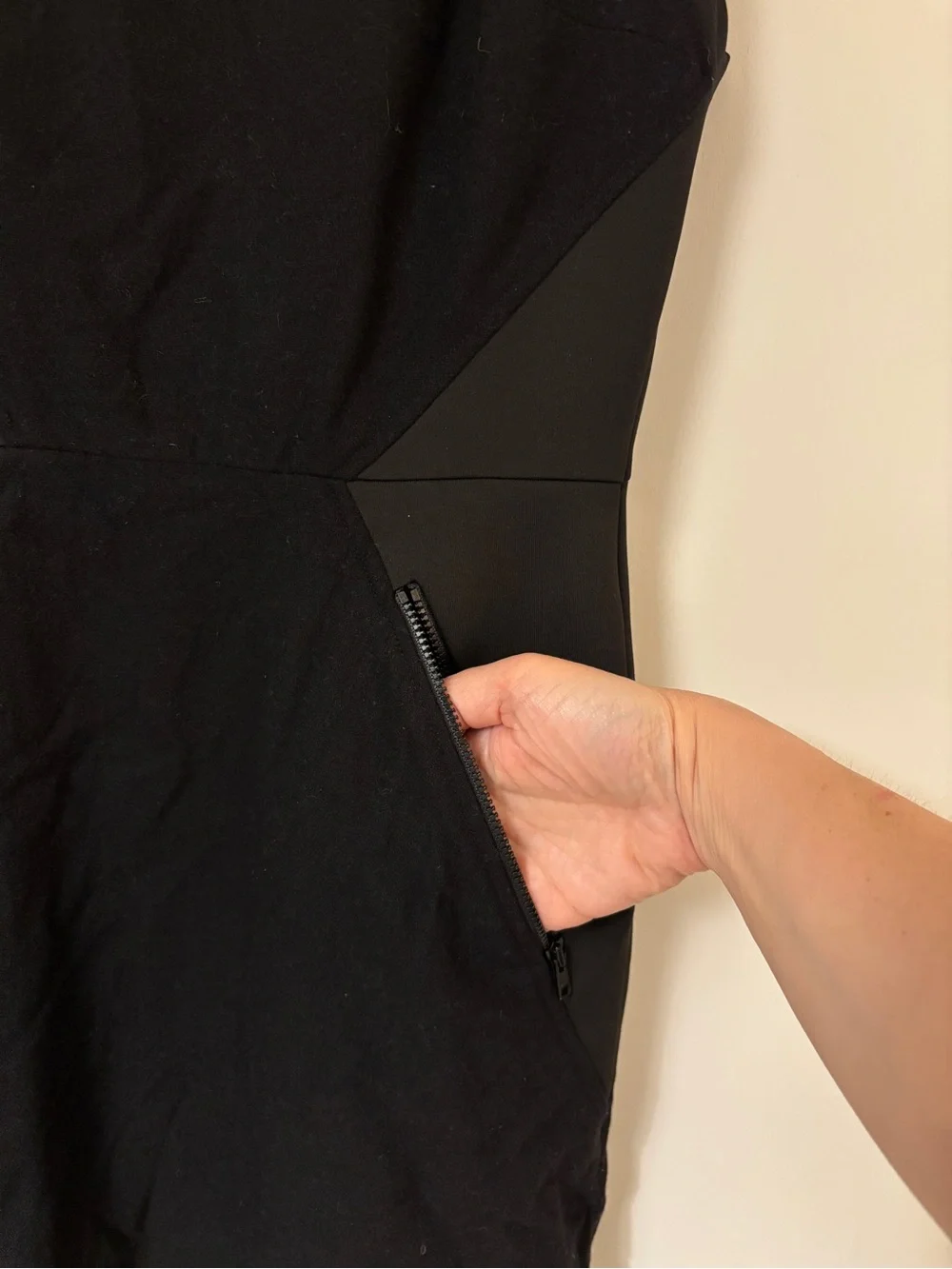 Susana Monaco Little Black Sheath Dress Size 4 Sleeveless Zipper 90s Minimalist - Picture 3 of 11